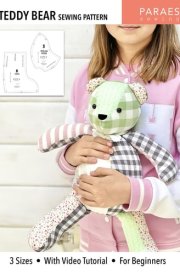 Teddy Bear Sewing Pattern: 3 Sizes - With video tutorial - For Beginners (Paraes Sewing Patterns) cover image
