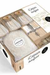 L'atelier à bougies - Petit kit 100% naturel Avec 210 g de cire de soja, 3 pots en verre et leur bouchon en liège, 6 mèches, 3 stabilisateurs, 6 jolis stickers, 6 étiquettes et leur ficelle, 1 livret cover image
